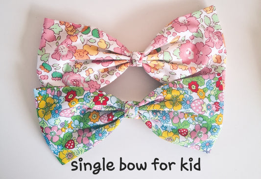 Matching Floral Bow Hair Clips for Mom & Kid | ZIPPINZEEK