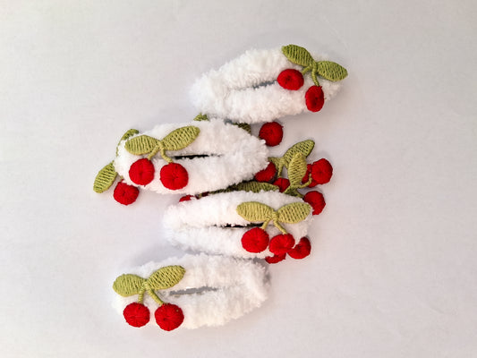 ❄️Fluffy Knit Hair Clip Set  (Ribbon / Cherry)