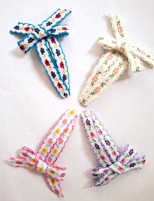 🌸Floral Ribbon Embroidered Hair Clip