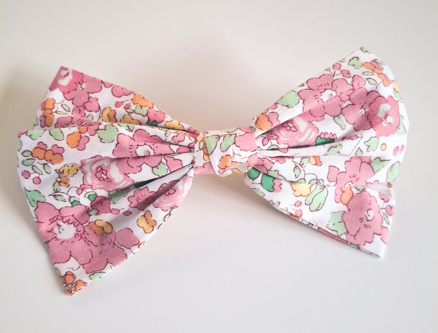 Matching Floral Bow Hair Clips for Mom & Kid | ZIPPINZEEK