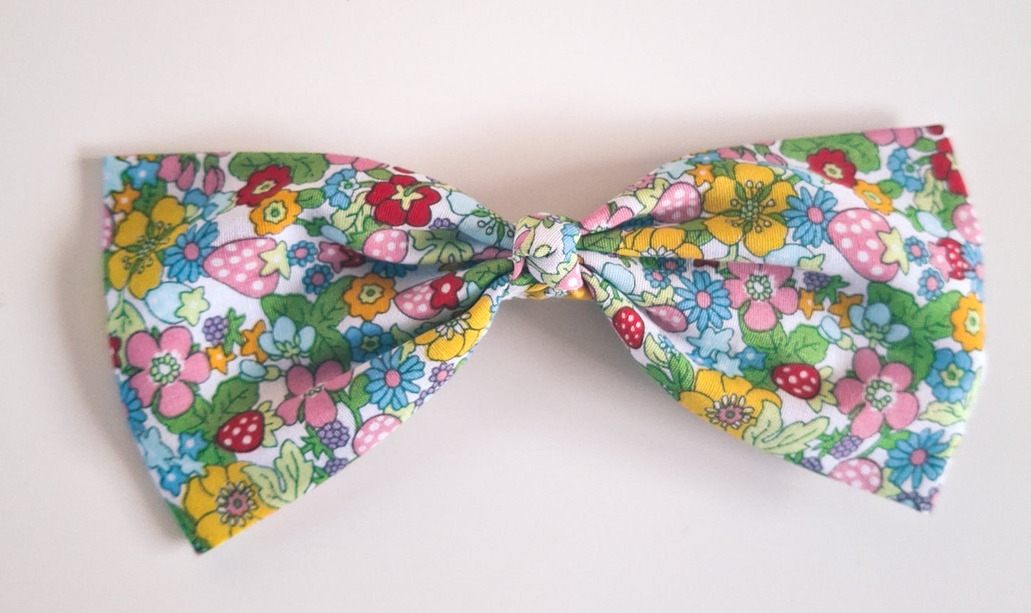 Matching Floral Bow Hair Clips for Mom & Kid | ZIPPINZEEK